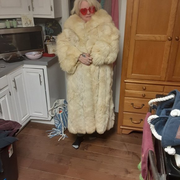 full length fox fur coat women's, go shape, made by Dicker & Dicker - Picture 10 of 11